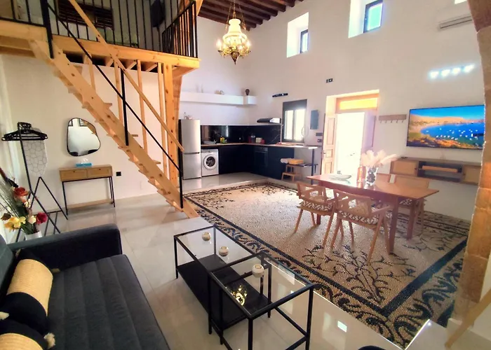 Lindos Central アパート *