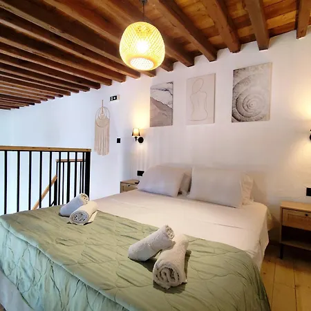 Lindos Central Apartamento *