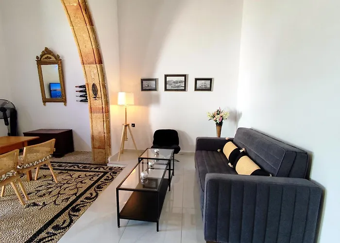 Lindos Central * Lindos (Rhodes)